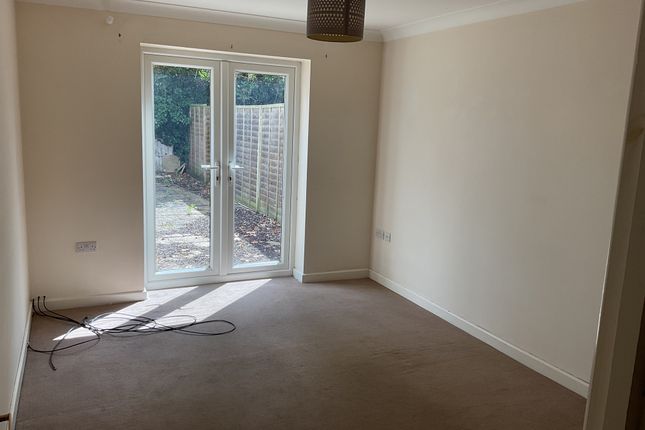3d, Upwell Road, March photo 3