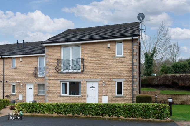 2-bed flat on 15, Paddock Top Mews, Colne, £105,000