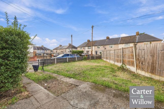 35, Rothwell Gardens, Dagenham photo 4