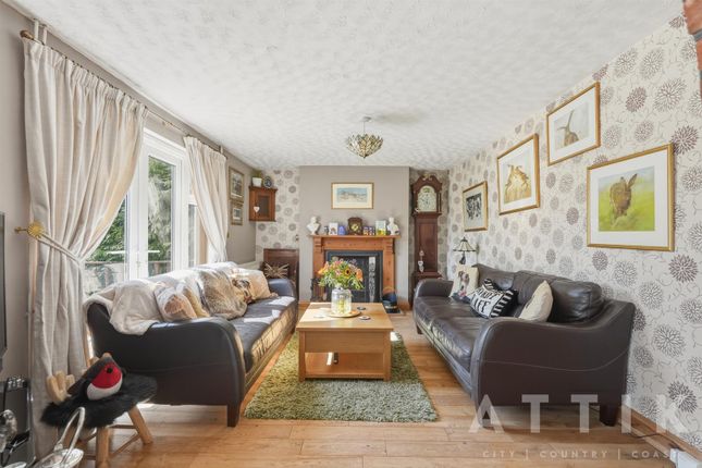 9 Brickhill Cottages, Halesworth Road, Halesworth photo 2