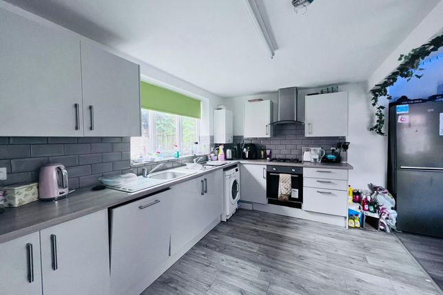 82 Lenton Boulevard, Nottingham photo 5