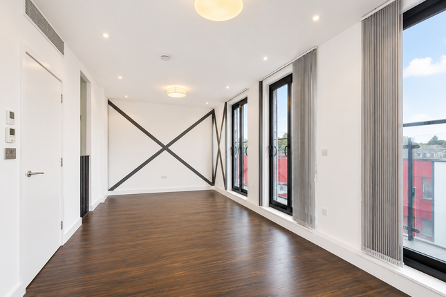 Flat 5, London photo 4