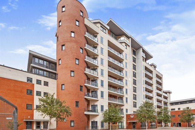 Flat for sale in Grays Place, Slough