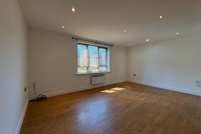 3, Francesca Court, Pudsey photo 4