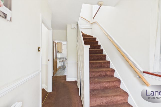 303, Willow Road, Enfield photo 2