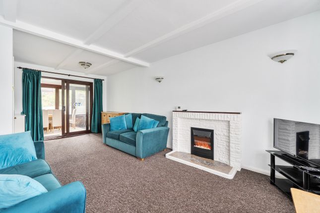4, Ellis Road, Berkshire photo 2