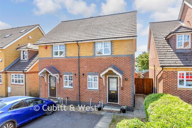 4, Bakers Gardens, Carshalton photo 2