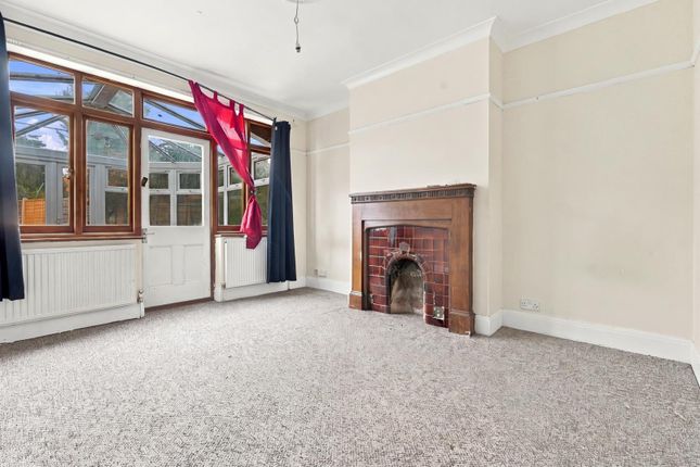15, Charnwood Drive, South Woodford photo 4