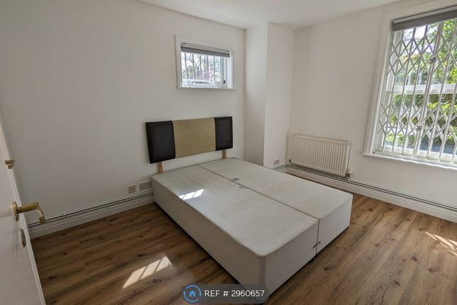 Salisbury Place, Langton Road, London photo 4