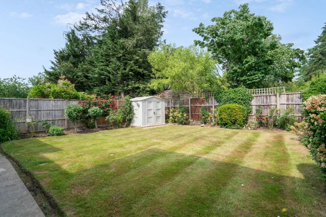 26, St Thomas' Drive, Pinner photo 2