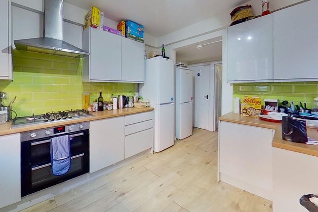 44 St Michaels Road, Leeds photo 3