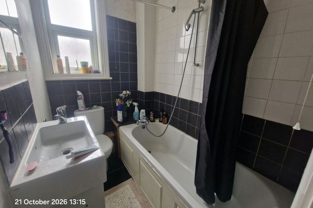 84 Armley Ridge Road, Leeds photo 5