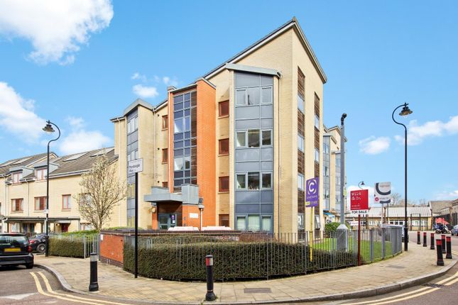 Flat for sale in Monteagle Way, London