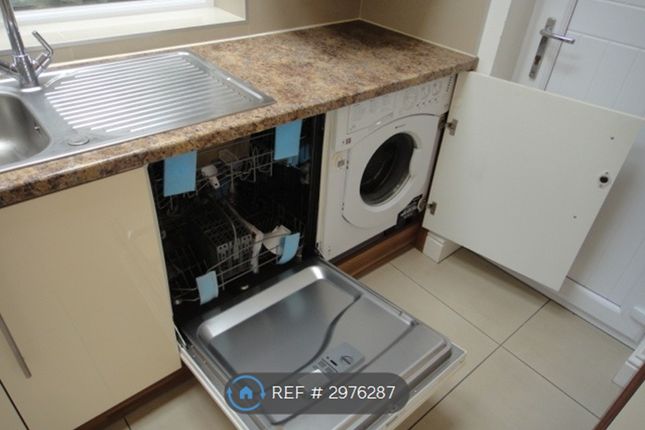 Stockport Road, Mossley, Ashton-U-Lyne photo 5