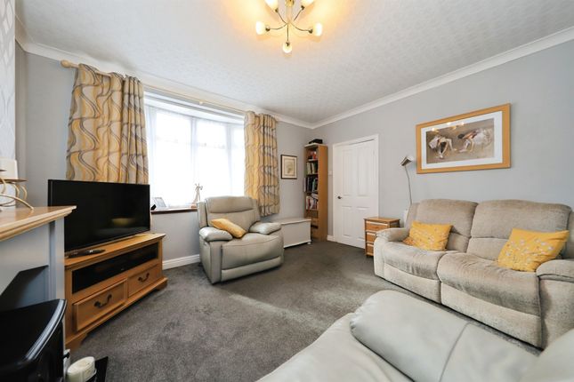 96, Whittall Drive West, Kidderminster photo 3