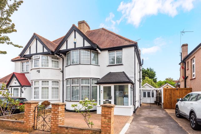 Property for Sale in Winchmore Hill - Buy Properties in Winchmore Hill