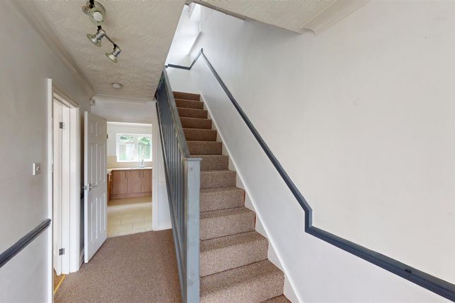 4, Clos Penglyn, Bridgend photo 2