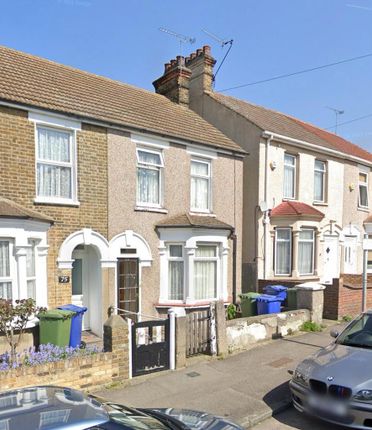 Terraced house to rent in Hampden Road, Little Thurrock, Essex, Grays RM17