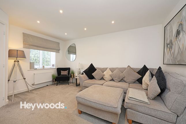 1 Rosemary Hill, Newcastle photo 2