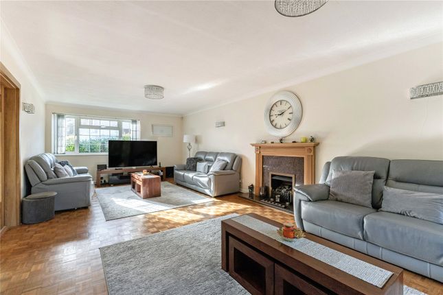 9, Dove Park, Rickmansworth photo 2