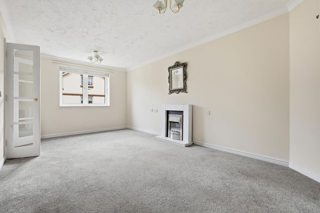 17, Silver Birch Court, Friends Avenue, Waltham Cross photo 2