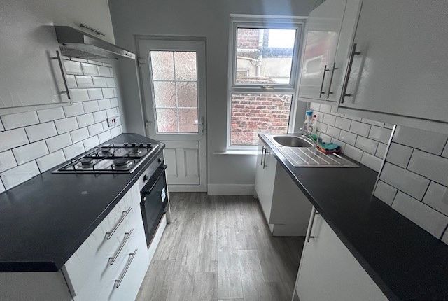 39, Liverpool photo 2