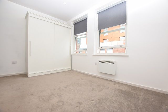 24, Sheffield photo 4