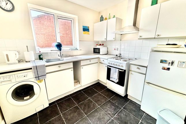 16, Station Court, Hornsea photo 4