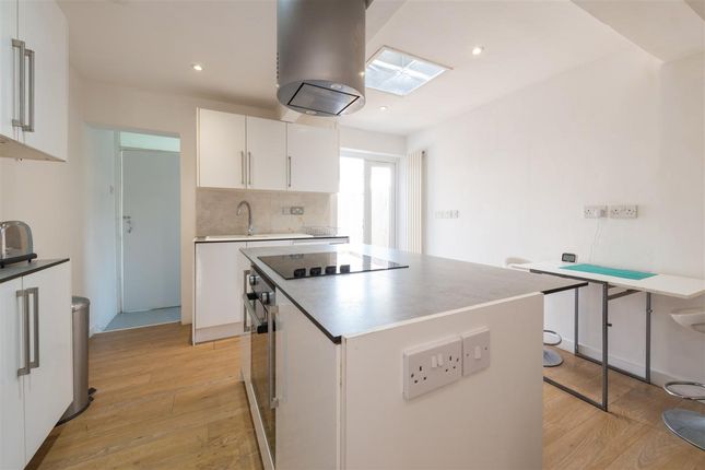 12, Claremont Place, Canterbury photo 4