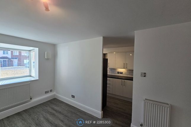 Braithwaite Avenue, Romford photo 4