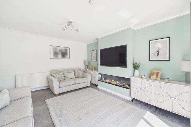 8 Hazelwood Grove, Bargeddie, Glasgow photo 3