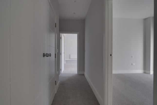 Apt 8, Cathedral Views, St. Johns Lane, Gloucester photo 4