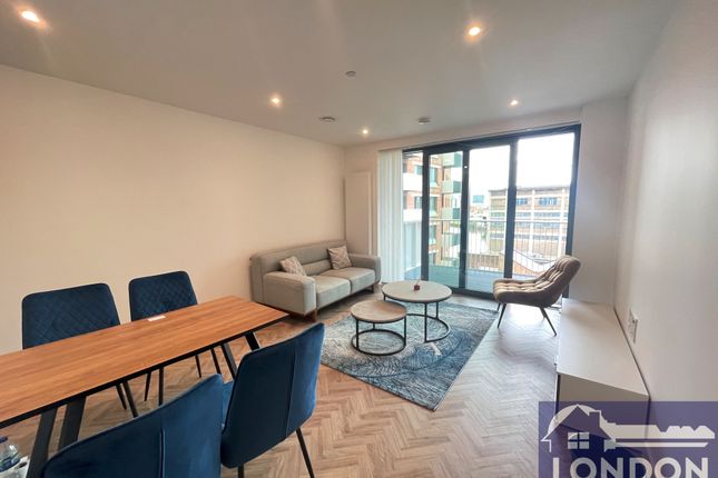Thumbnail Flat to rent in Gillender Street, Bow, London