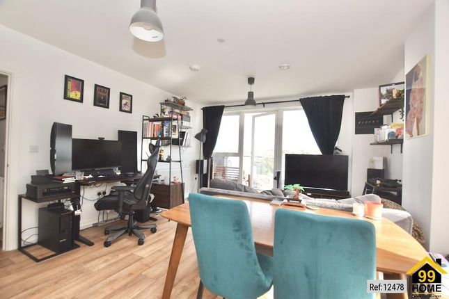 Flat for sale in Newson House, Brixton, London