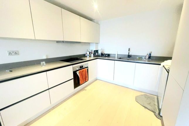 4,, Homestead Heights, Crouch End photo 2