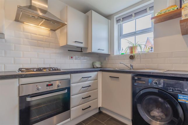 11, Nelson Way, Southam photo 4