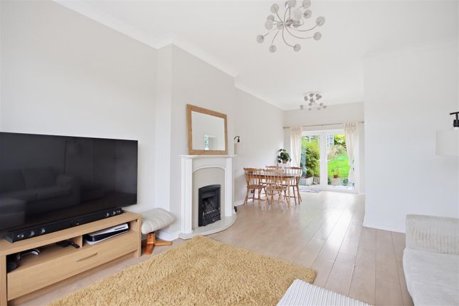 61, Windsor Drive, Chesterfield photo 4