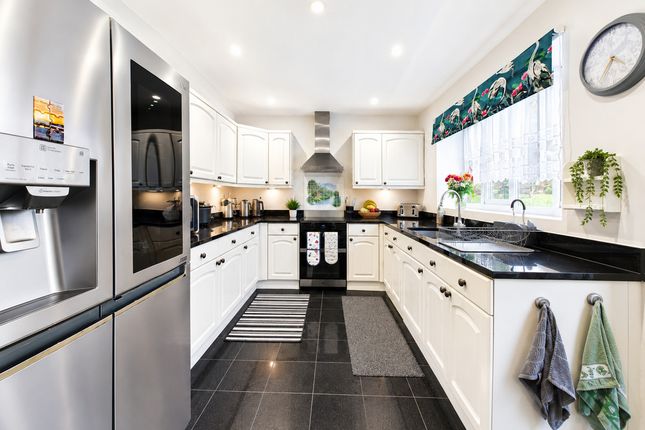 11, Coker Road, Canvey Island photo 3