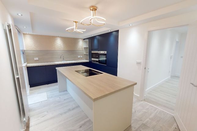 102 Mollison Road, Hull photo 3