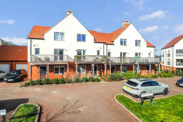 4-bed house on 4 Shenton Gardens, Stoney Lane, Winchester, £675,000