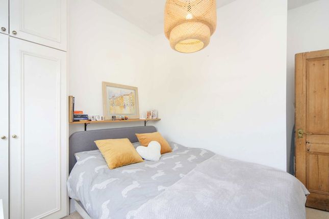 Top Floor, 34, Comeragh Road, London photo 4