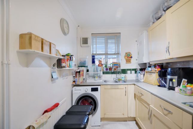 6 Howard Villas, Whitley Wood Road, Reading photo 4