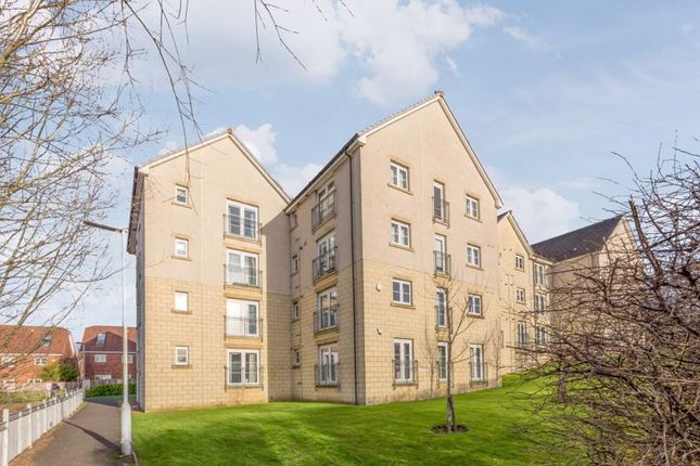 Thumbnail Flat for sale in Plover Crescent, Dunfermline