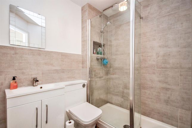 84, Tyne Way, Rushden photo 4