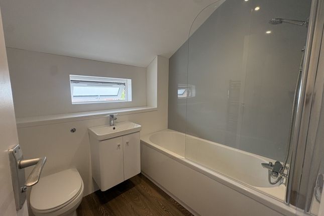 58, Colburn Crescent, Guildford photo 4