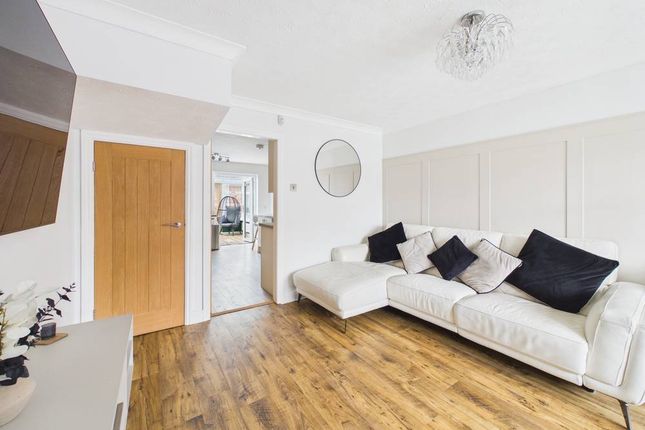 12, Cranberry Way, HULL photo 3