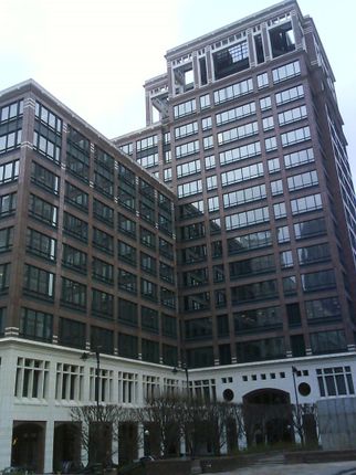 Office to let in Cabot Square, London