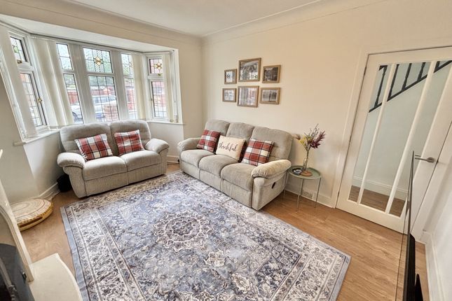 27, Riversway, Stanley Park photo 2