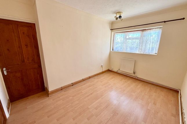 2-Bedroom Flat For Rent In Romford
