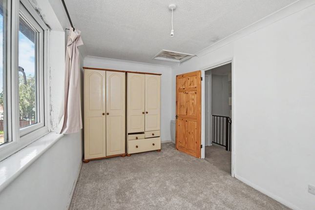 28, Gazelle Court, Colchester photo 4